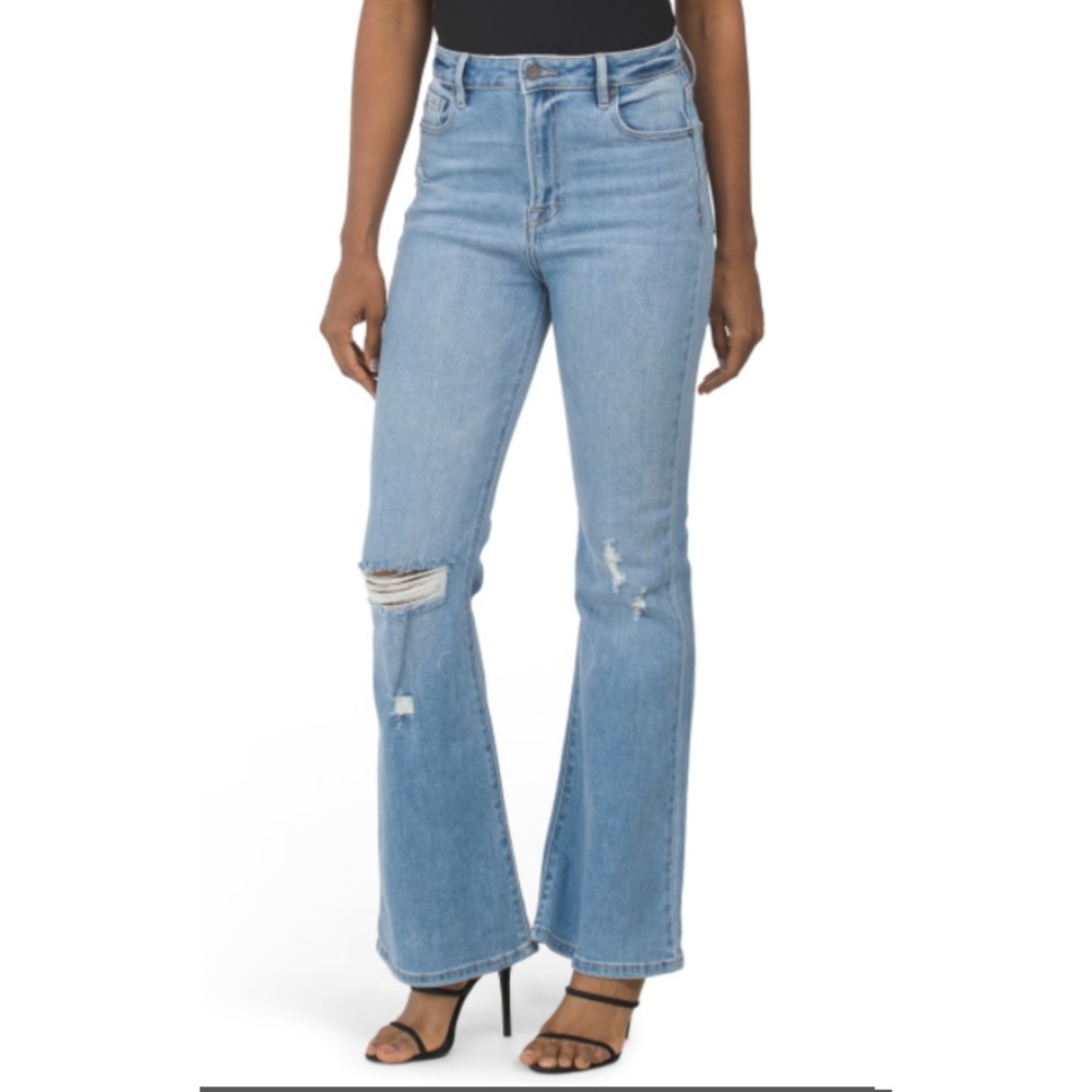 NWOT Hidden The Happi Distressed Stretch Flare Jeans